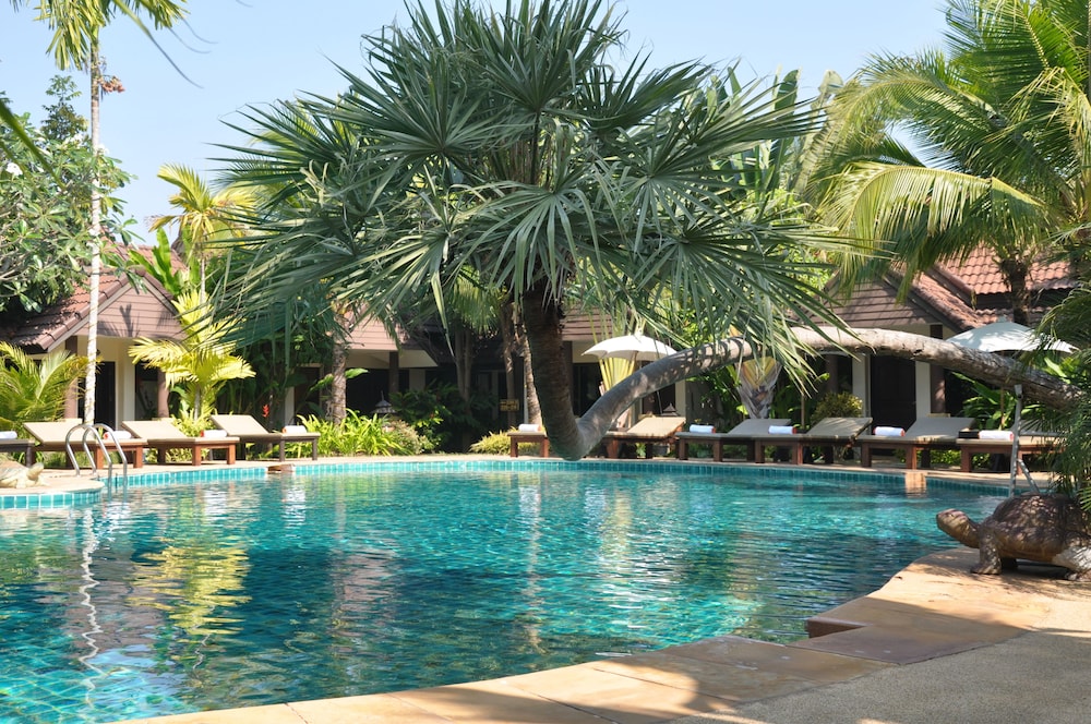 laluna hotel and resort