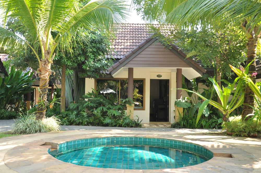 laluna hotel and resort