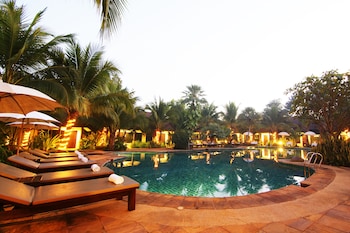 laluna hotel and resort