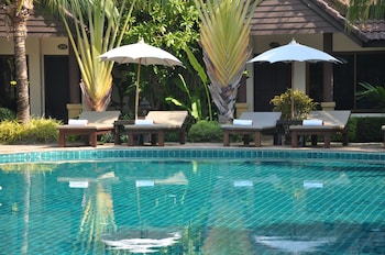 laluna hotel and resort