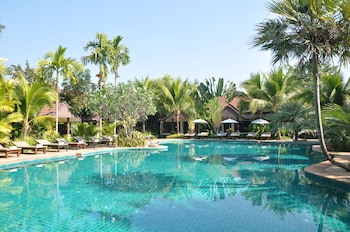 laluna hotel and resort