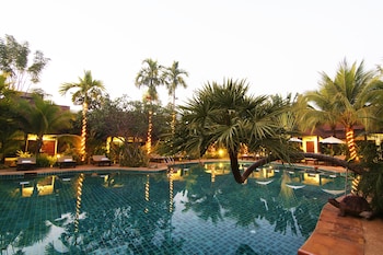 laluna hotel and resort