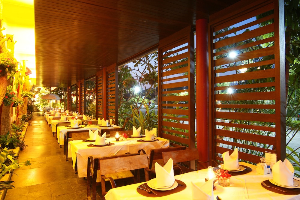 laluna hotel and resort