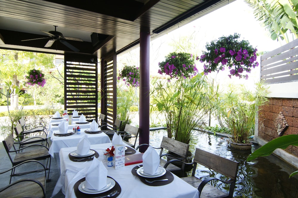 laluna hotel and resort