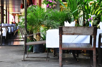 laluna hotel and resort