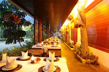 laluna hotel and resort