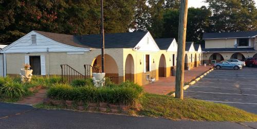 loyalty inn rockingham