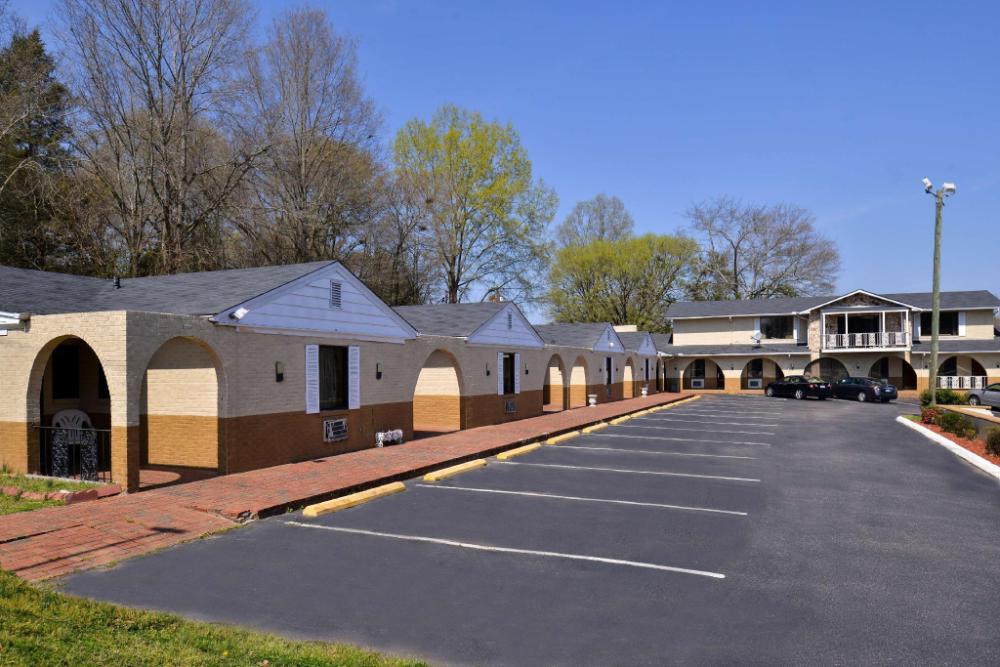 loyalty inn rockingham