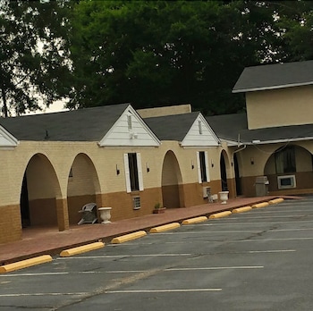 loyalty inn rockingham