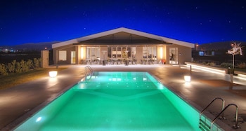 ellopia point hotel