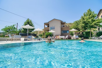 ellopia point hotel