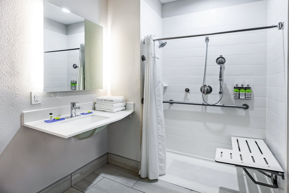 holiday inn express and suites port lavaca by ihg