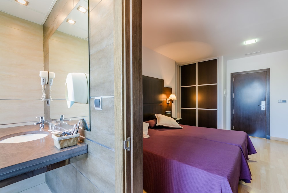 hotel yit conquista de granada