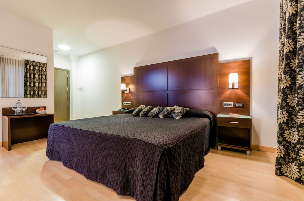 hotel yit conquista de granada