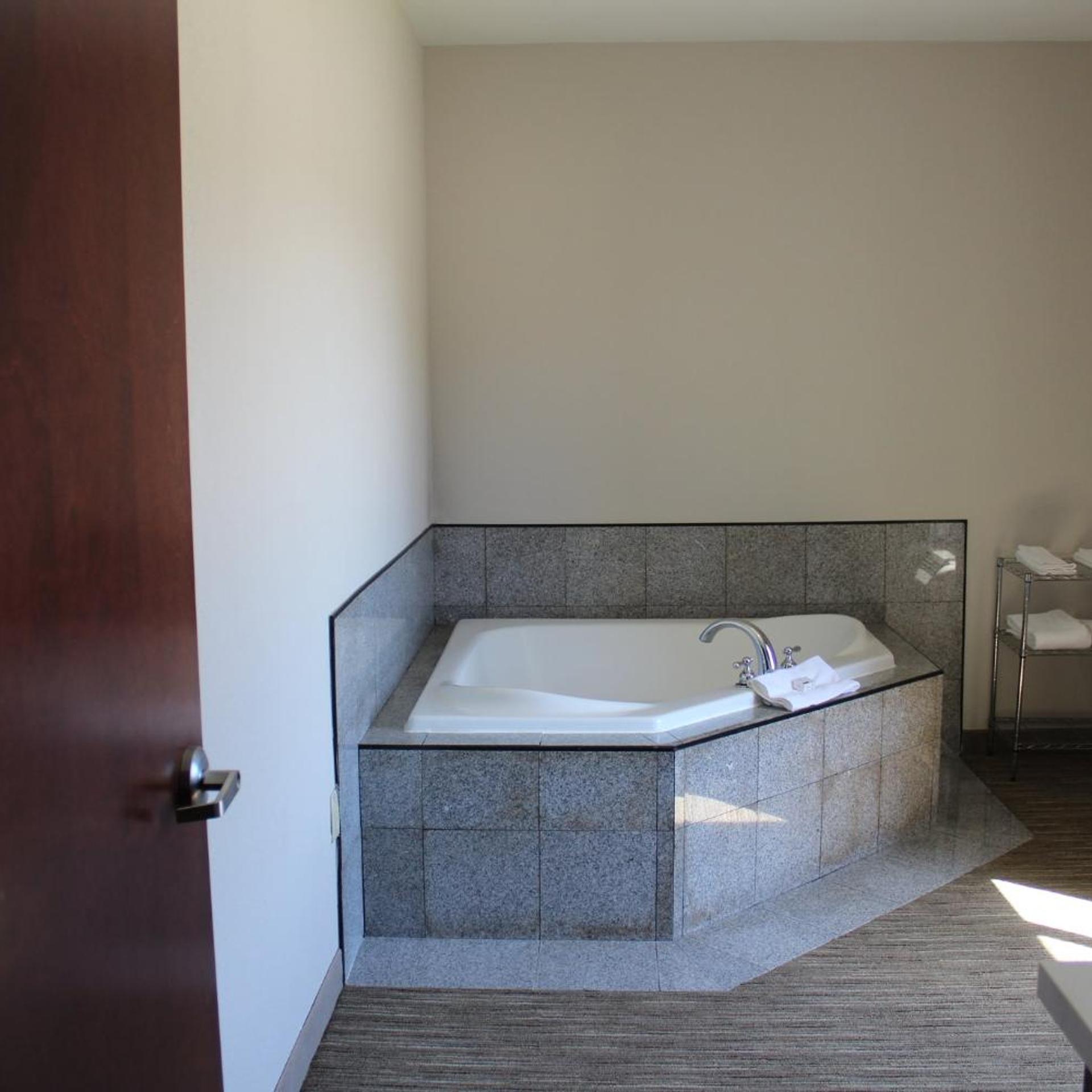 holiday inn express and suites ponca city by ihg