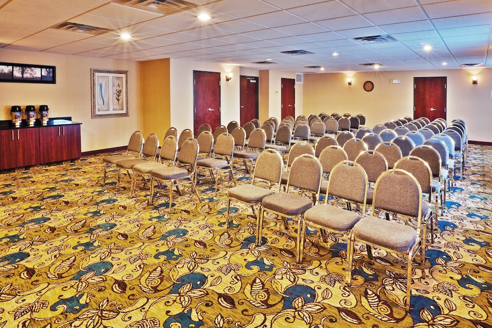 holiday inn express and suites ponca city by ihg