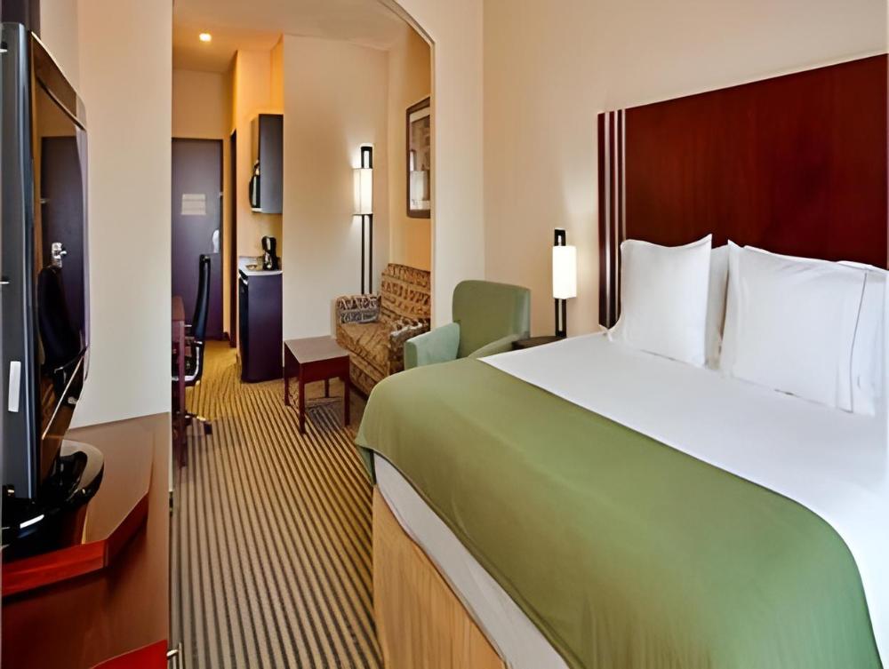 holiday inn express and suites guthrie north edmond by ihg