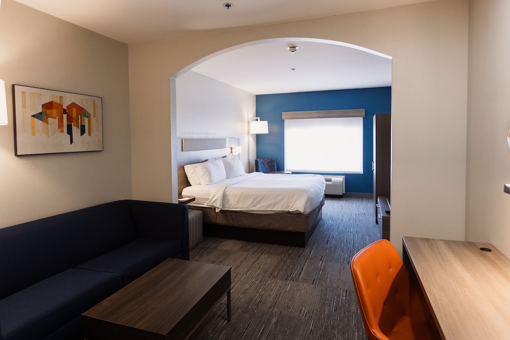holiday inn express and suites guthrie north edmond by ihg