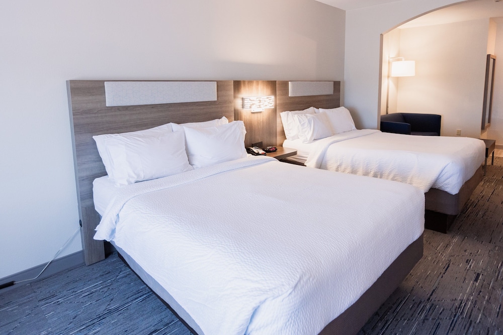holiday inn express and suites guthrie north edmond by ihg