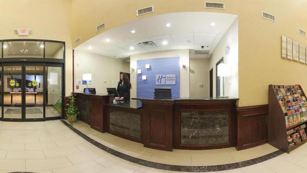 holiday inn express and suites guthrie north edmond by ihg