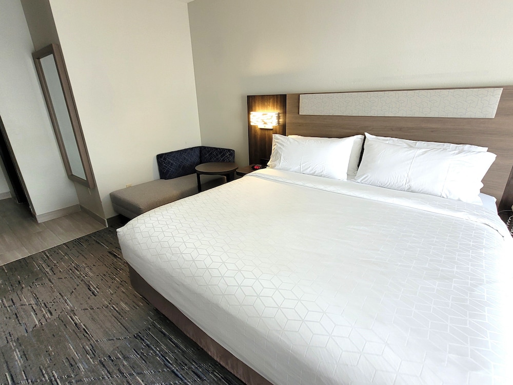 holiday inn express and suites guthrie north edmond by ihg