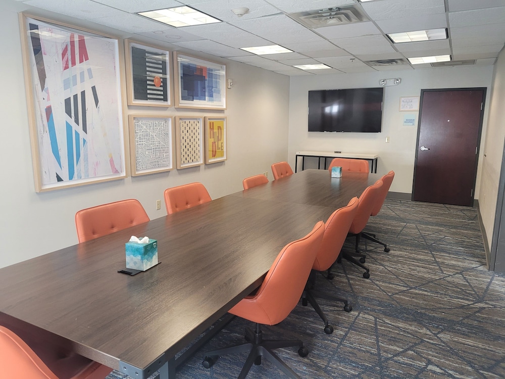 holiday inn express and suites guthrie north edmond by ihg