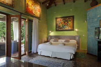 es revellar art resort adults only