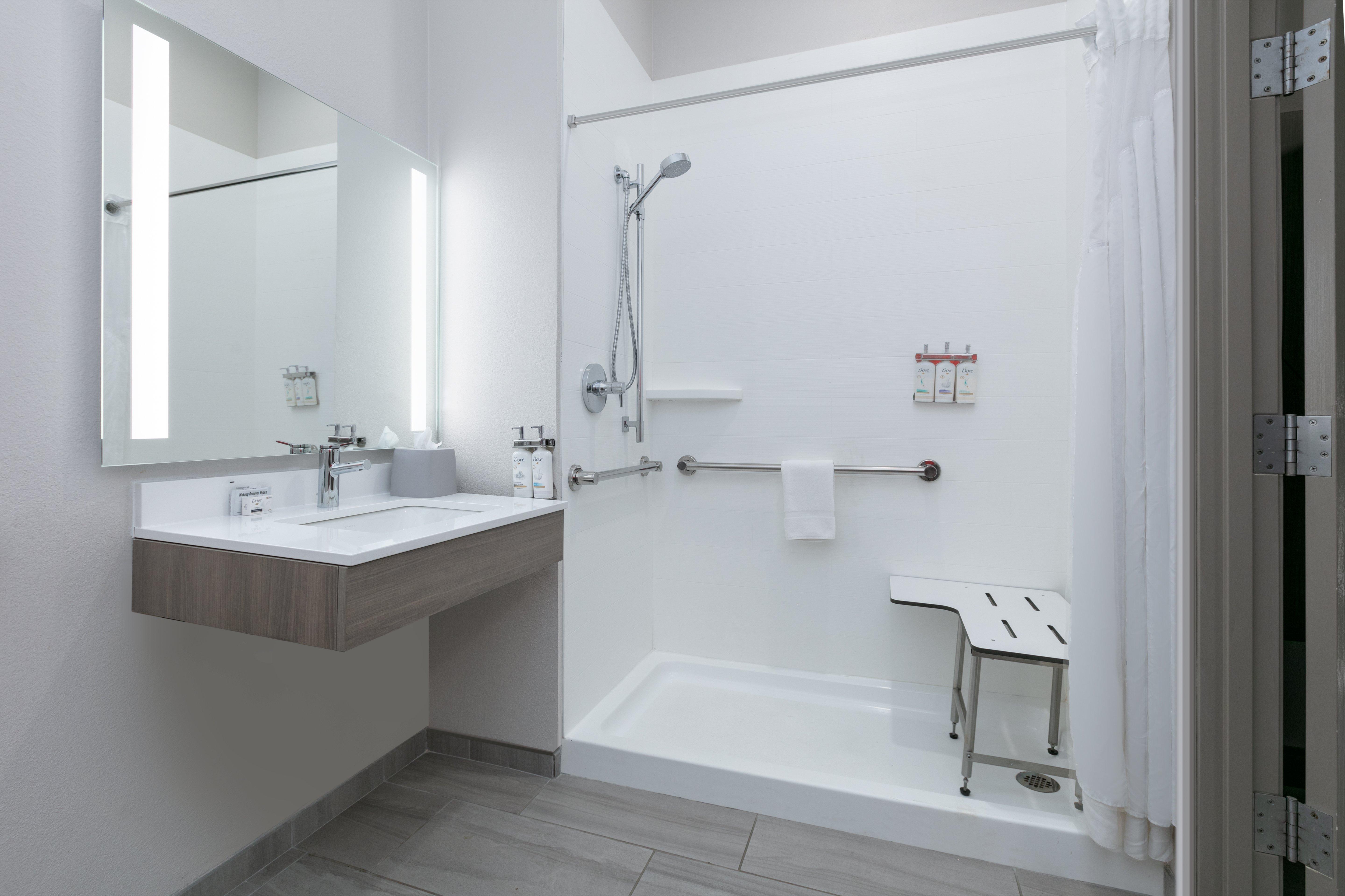 holiday inn express and suites marshall by ihg