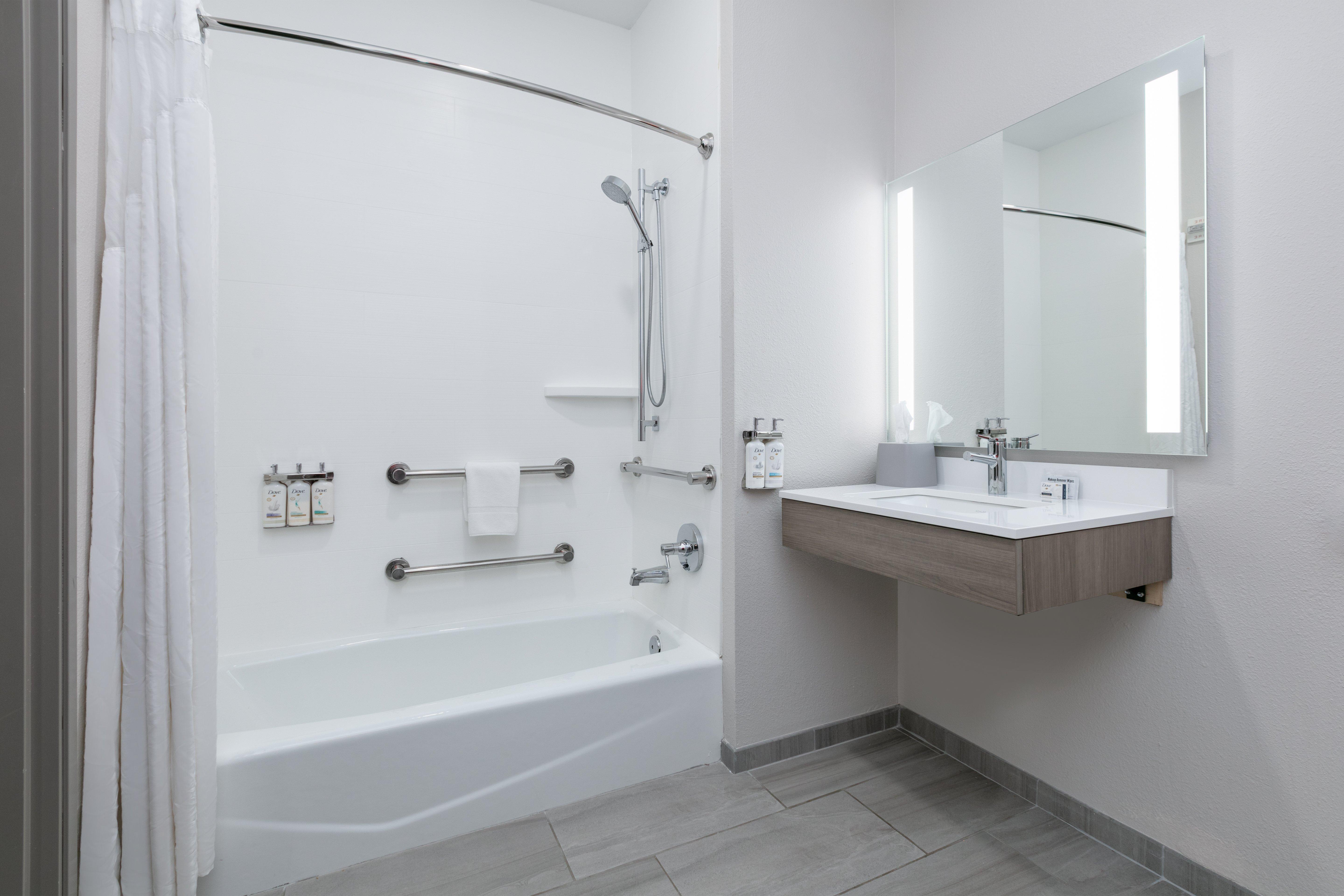 holiday inn express and suites marshall by ihg