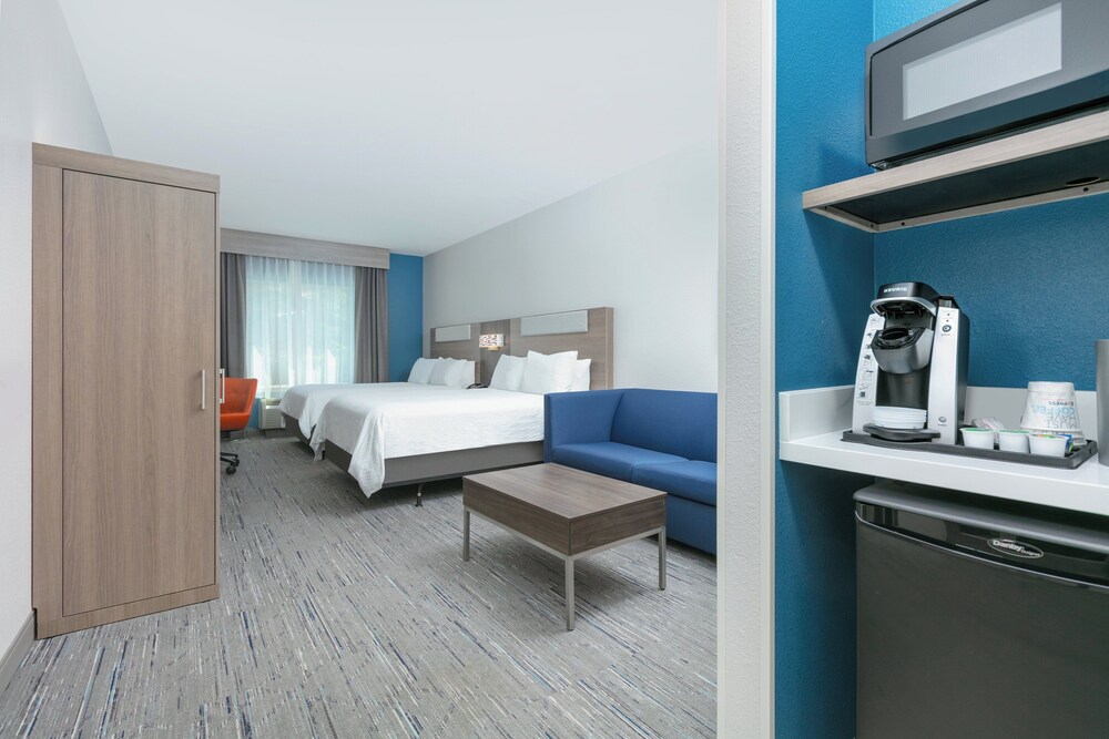holiday inn express and suites marshall by ihg