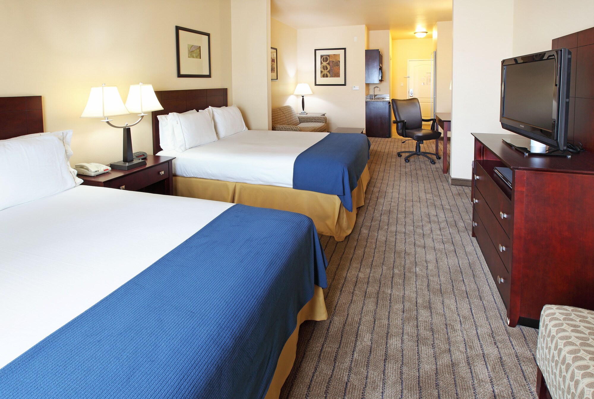 holiday inn express and suites marshall by ihg