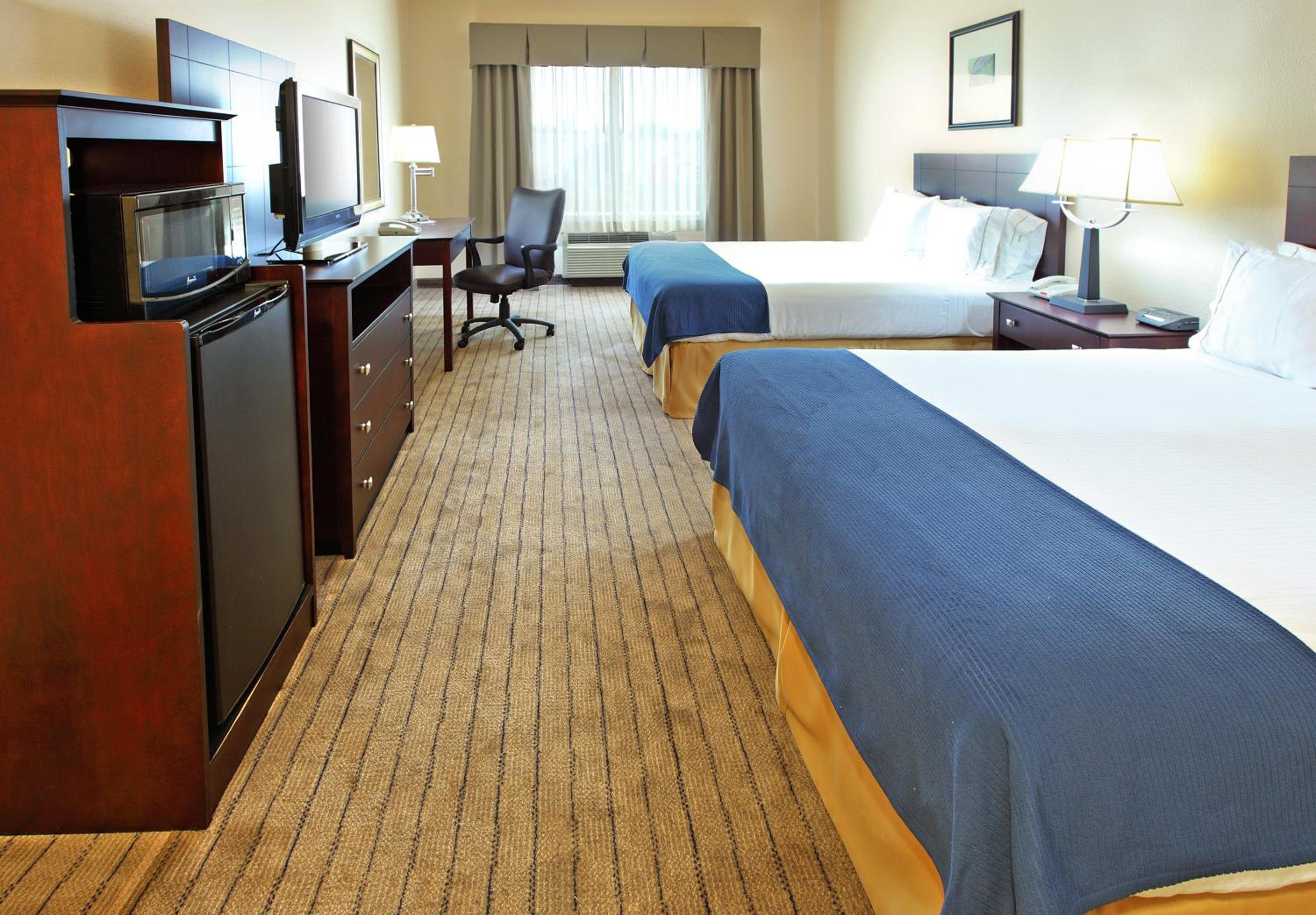 holiday inn express and suites marshall by ihg