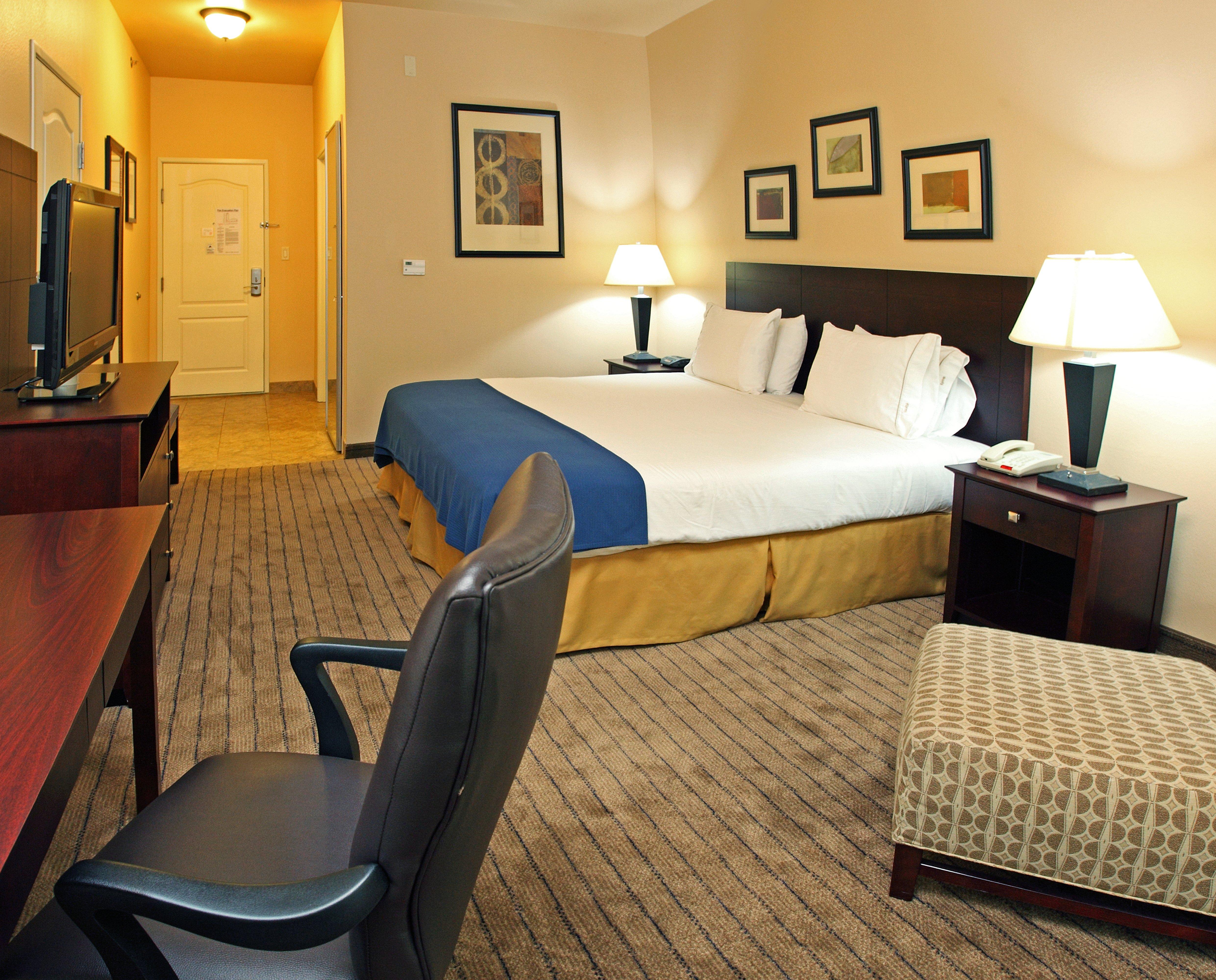 holiday inn express and suites marshall by ihg