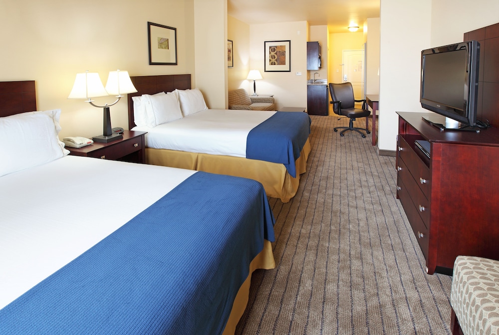 holiday inn express and suites marshall by ihg