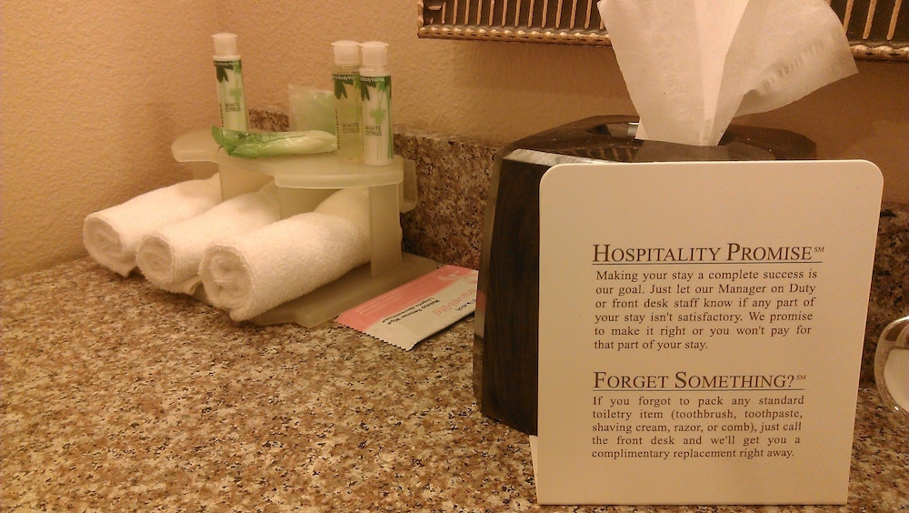 holiday inn express and suites marshall by ihg