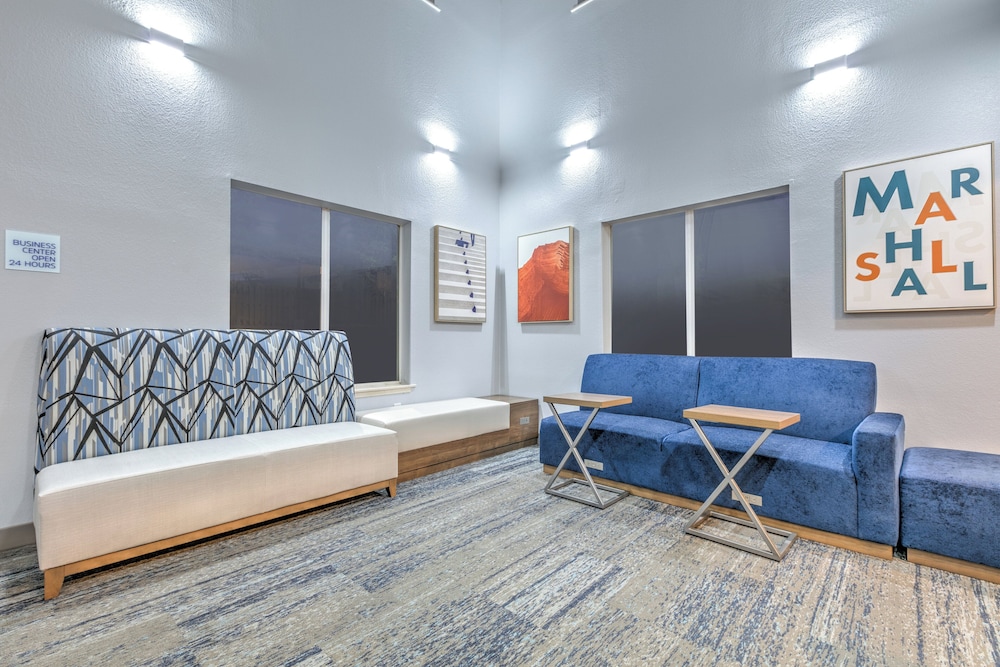 holiday inn express and suites marshall by ihg