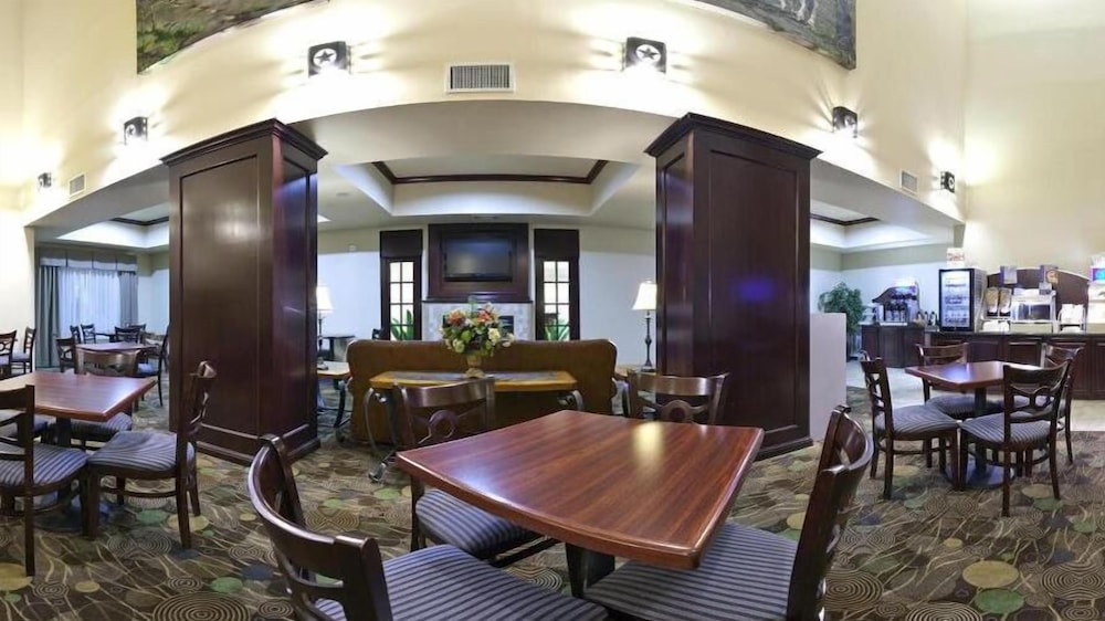 holiday inn express and suites marshall by ihg