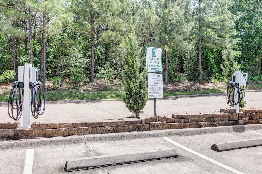 holiday inn express and suites marshall by ihg