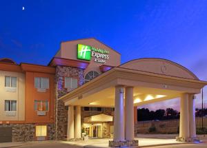 holiday inn express and suites marshall by ihg