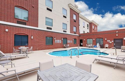 holiday inn express and suites longview south i20 by ihg