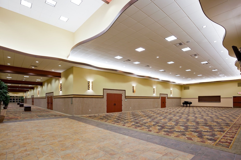 holiday inn stevens point convention ctr by ihg