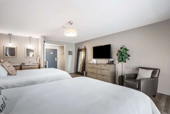 the shore club wisconsin ascend hotel collection