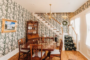 The Rochester Inn, A Historic Hotel,Sheboygan>>Cascade,3 star