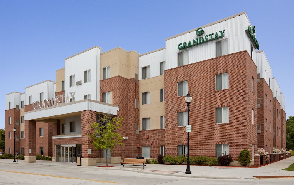 grandstay residential suites hotel sheboygan