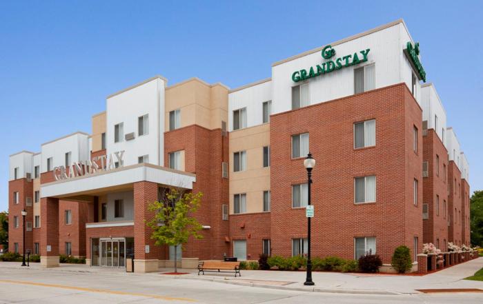 grandstay residential suites hotel sheboygan