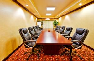 holiday inn express and suites dickson by ihg