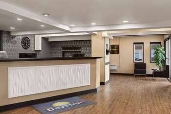 Days Inn & Suites By Wyndham Sault Ste. Marie On,Sault Ste. Marie>>Algoma,3 star