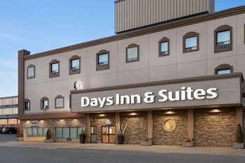 Days Inn & Suites By Wyndham Sault Ste. Marie On,Sault Ste. Marie>>Algoma,3 star