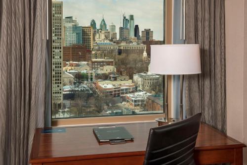hilton philadelphia at penns landing