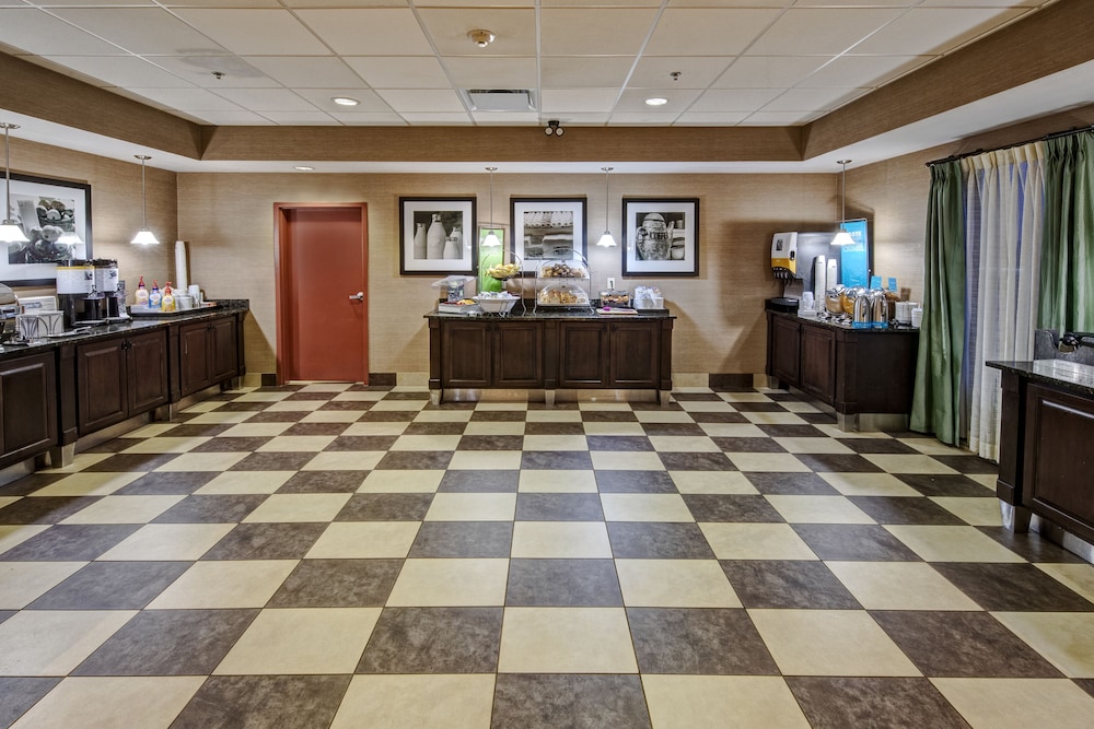 hampton inn and suites wilder